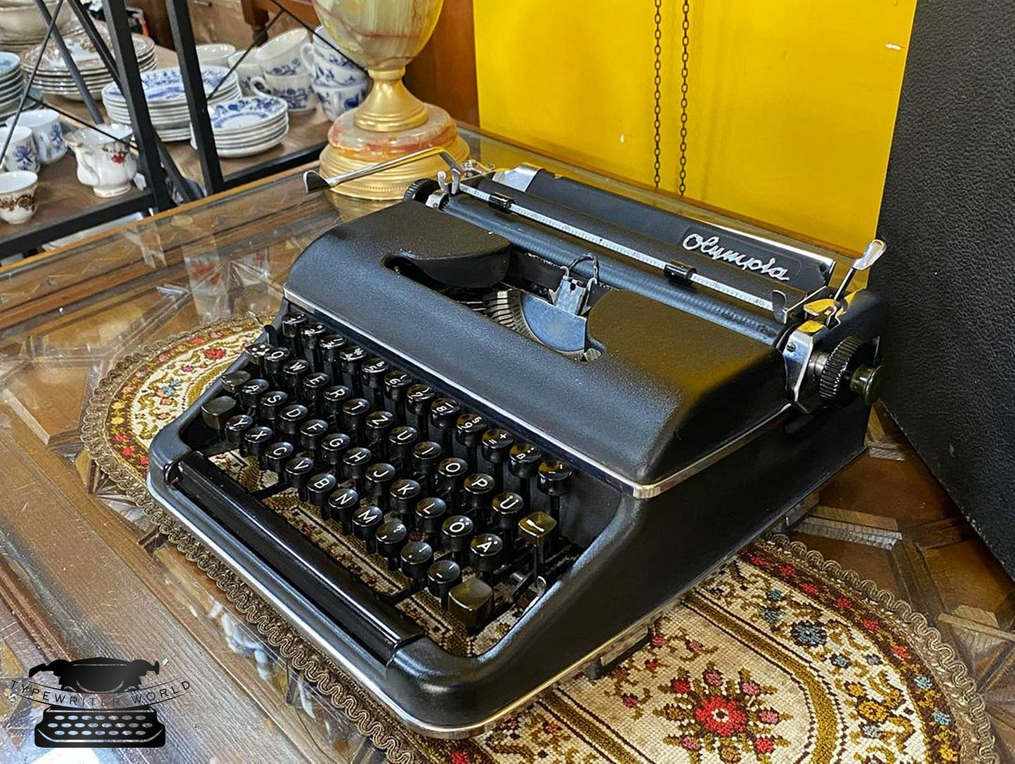 Olympia Sm2 Typewriter | Old Typewriter | Best Typewriter | Black Olympia Sm2 Special Typewriter | Vitange Typewriter |
