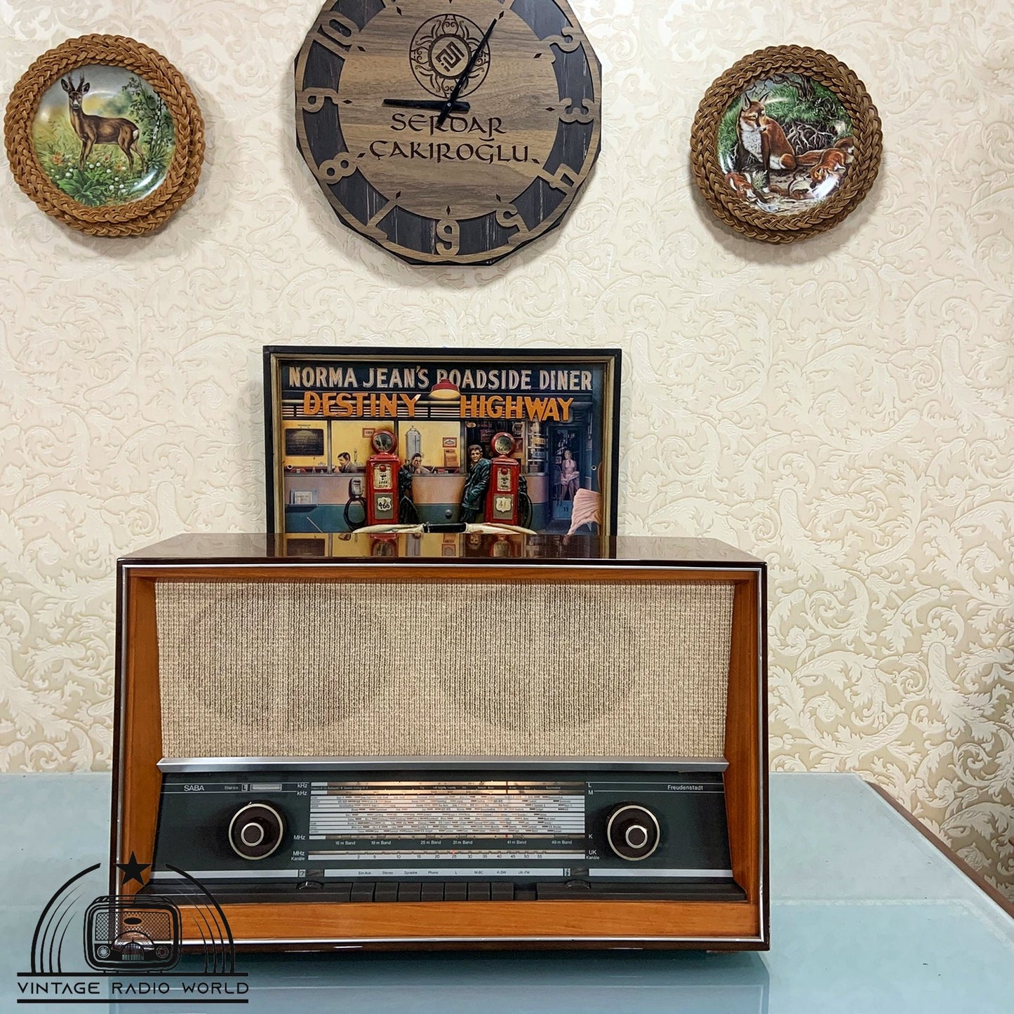 Saba Freudenstadt 15 Stereo Radio - Vintage Audio Elegance with Lamp Feature - For Sale