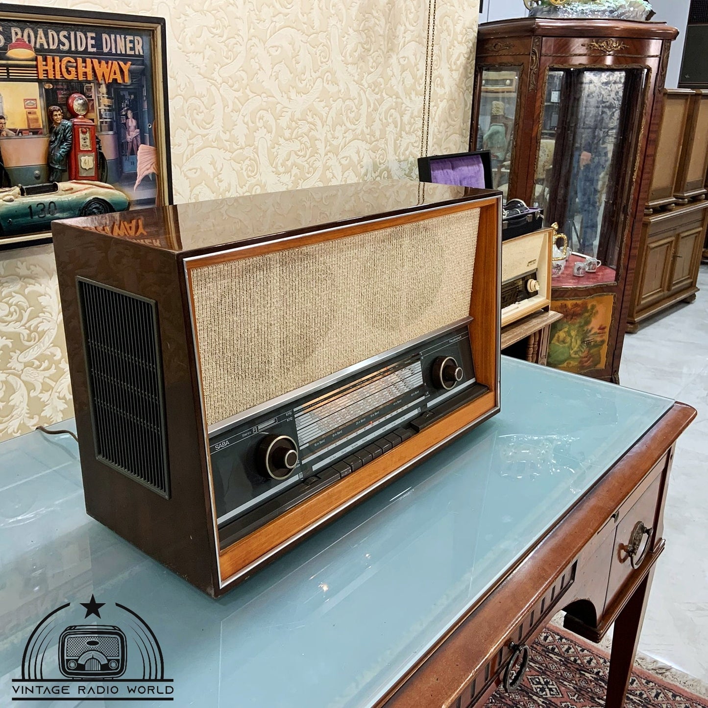 Saba Freudenstadt 15 Stereo Radio - Vintage Audio Elegance with Lamp Feature - For Sale