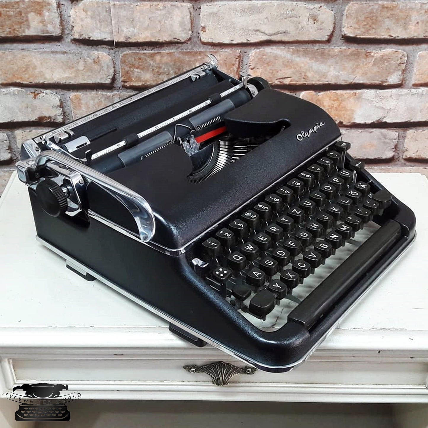 Olympia SM3 Black Typewriter - Premium Gift / Typewriter World / The Most Special Gift,typewriter working