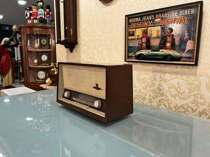 Nordmende Kadett Bakelite Radio with Original Charm and Lamp Radio Magic! Explore Vintage Nostalgia Now