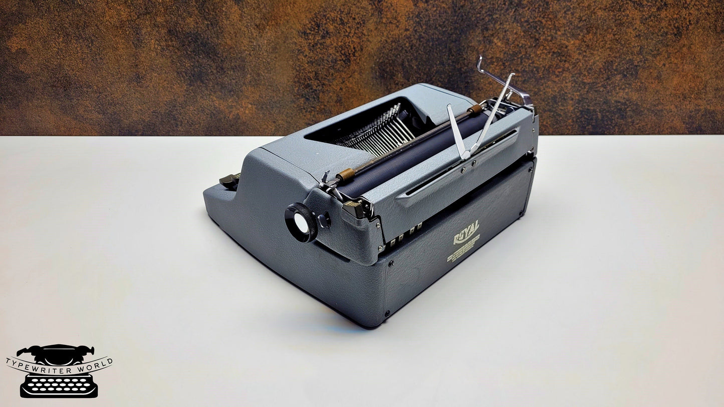 The Retro Royal Typewriter - A Unique QWERTY Typewriter,typewriter working