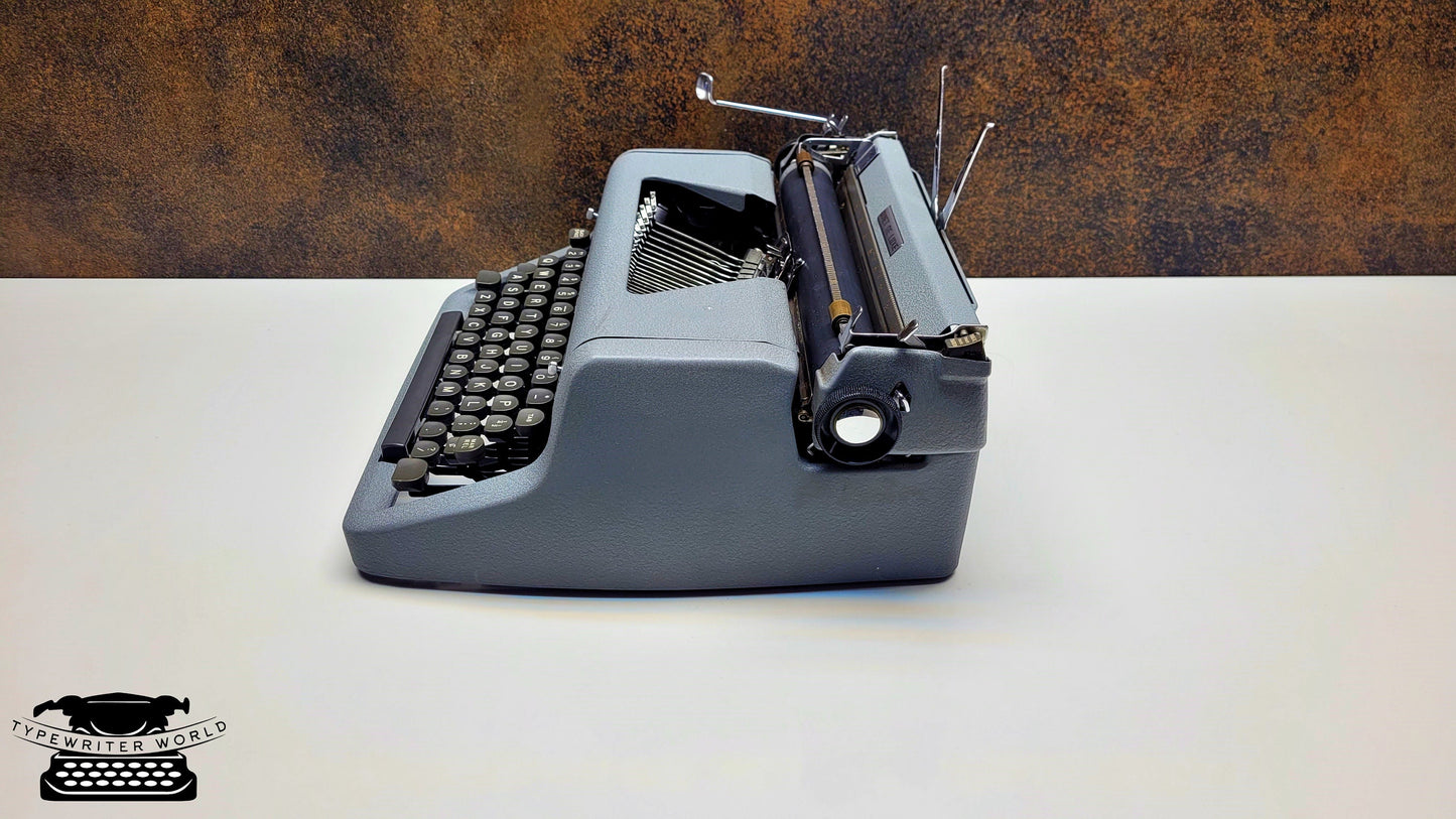 The Retro Royal Typewriter - A Unique QWERTY Typewriter,typewriter working