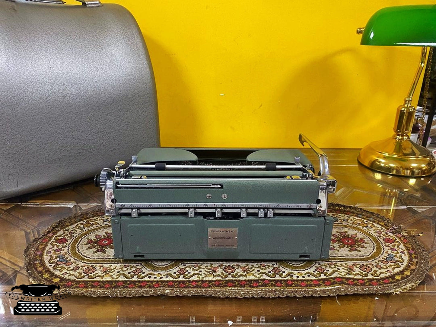 Vintage Olympia SM3 Green Typewriter - Working and Fully Restored to its Original Color - Ideal for Writers and Collectors