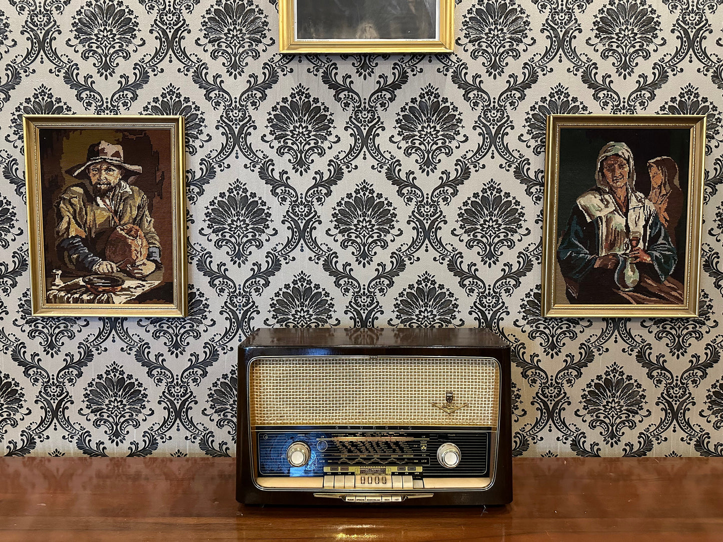 Grundig Radio - Embrace the Vintage Melodies in Style