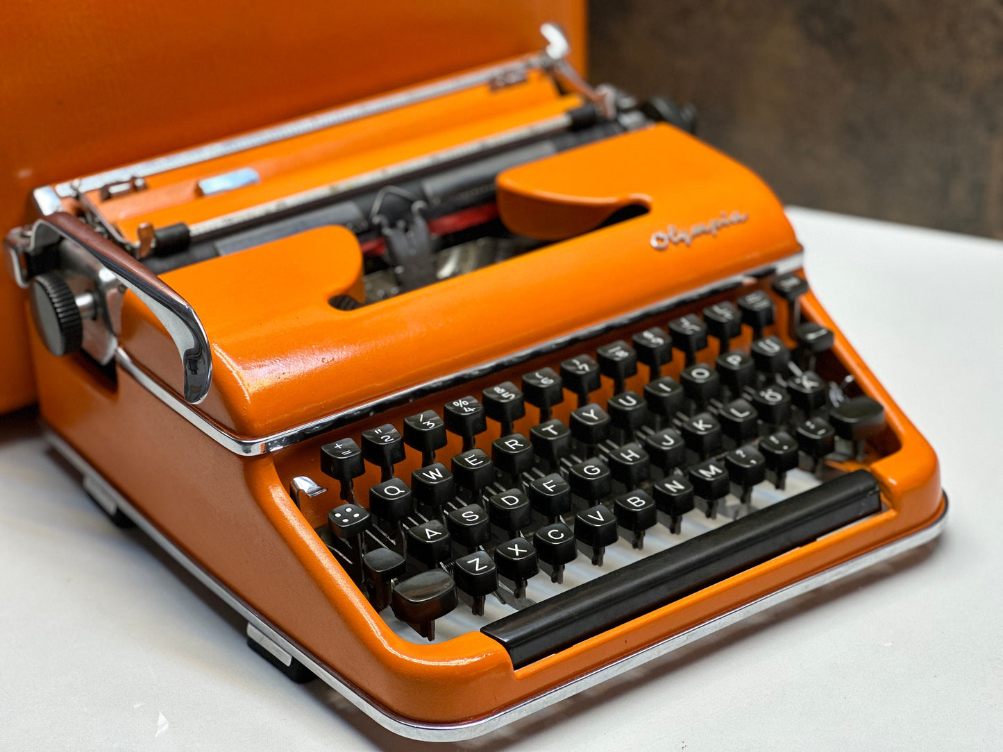 Olympia SM3 Typewriter + Bag - Premium Gift / Typewriter World / The Most Special Gift/ Orange Typewriter