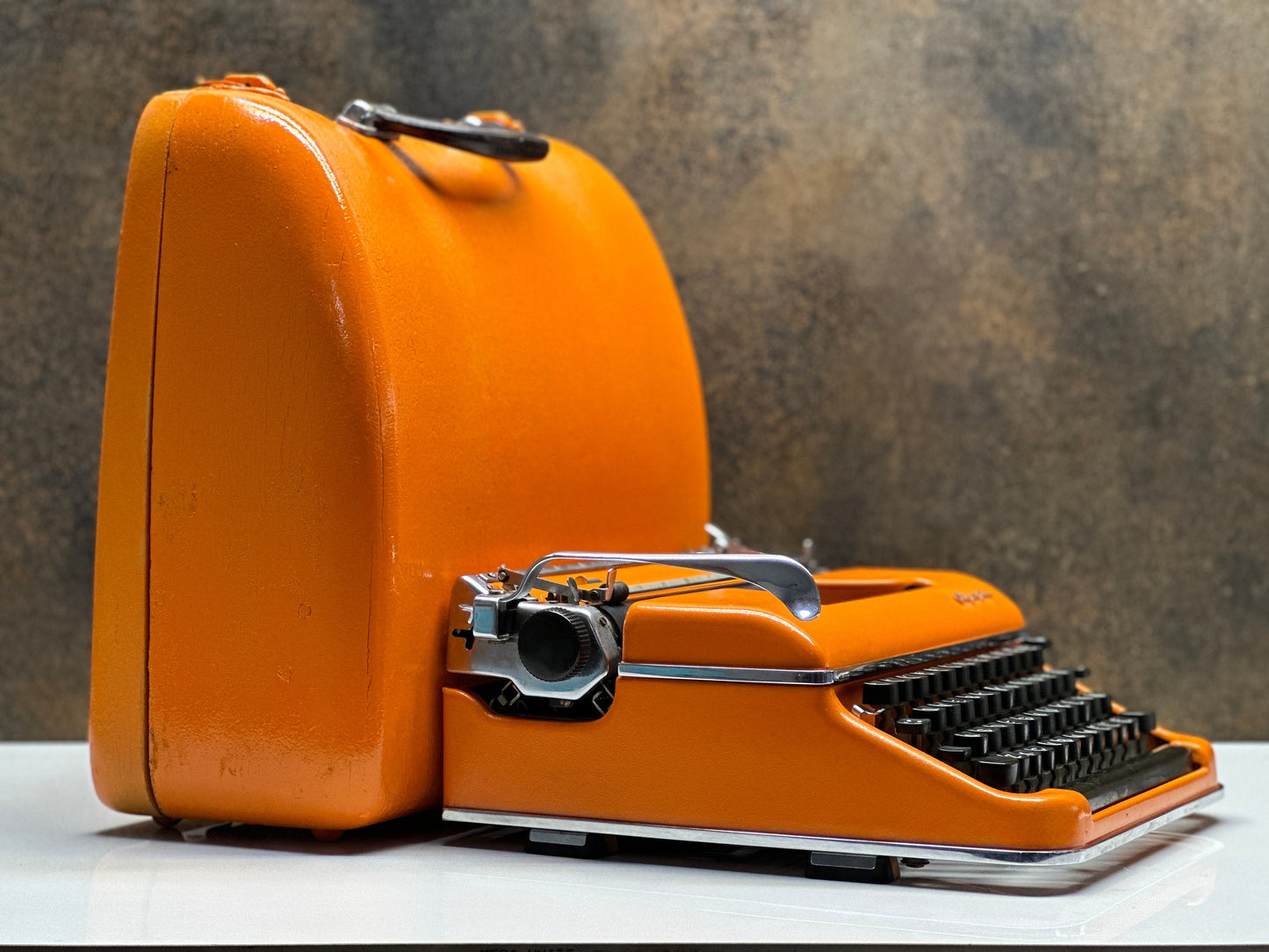 Olympia SM3 Typewriter + Bag - Premium Gift / Typewriter World / The Most Special Gift/ Orange Typewriter