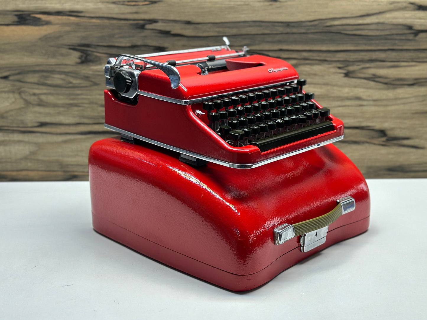 Olympia SM3 RED Typewriter - Premium Gift / Typewriter World / The Most Special Gift,typewriter working