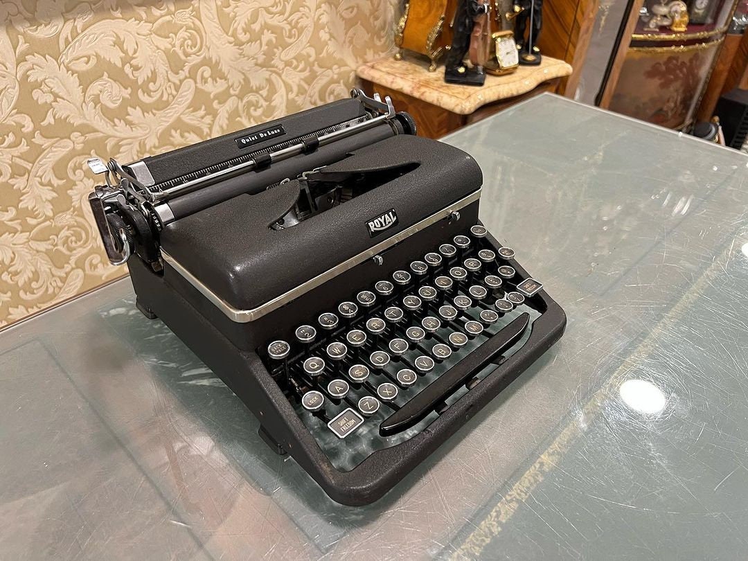 1946 Black Royal Quiet Deluxe Typewriter, Timeless Elegance Redefined: Royal Typewriter - Exquisite Nostalgia for Your Workspace, Grey Type