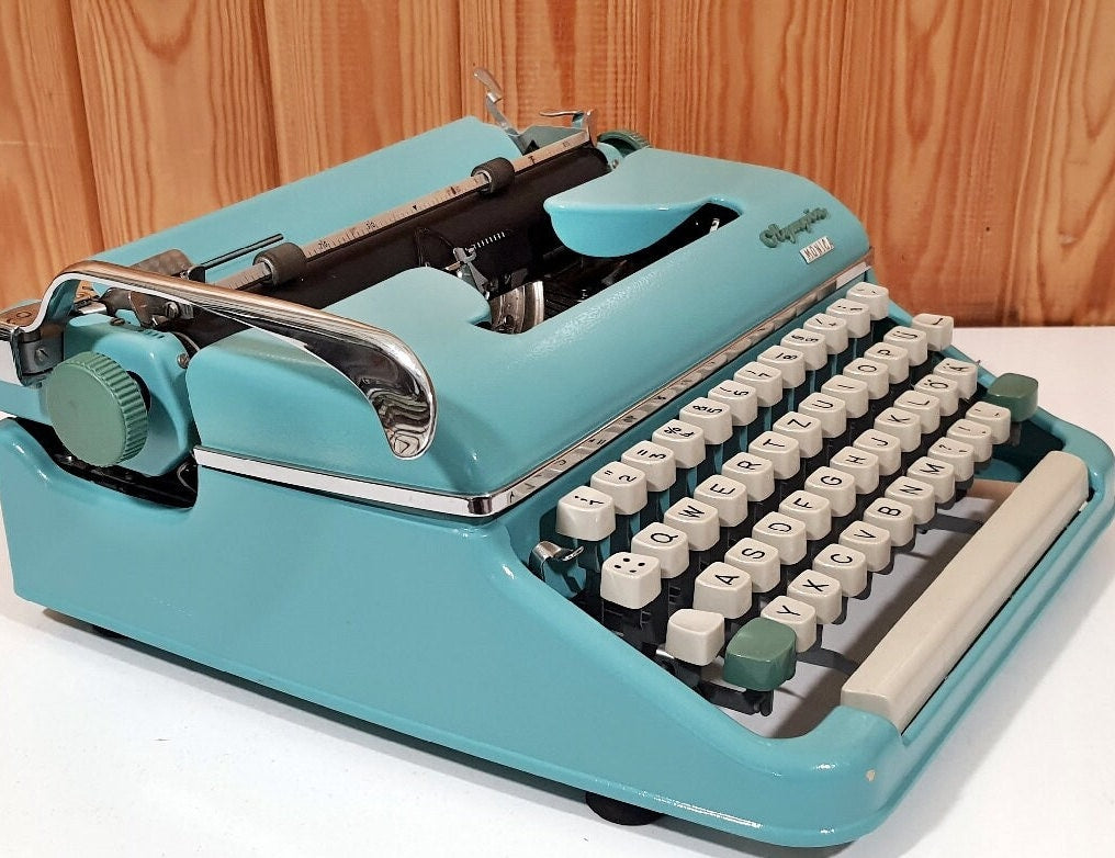 Olympia SM4 Typewriter would be the perfect choice for giving as a gift.