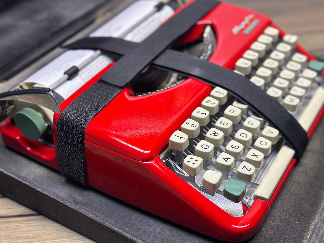 Top 7 Reasons to Buy a Vintage Typewriter in 2024