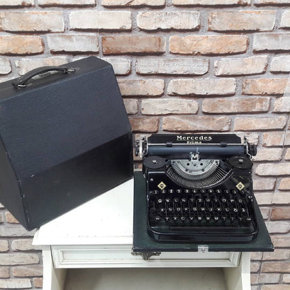 Mercedes Prima Typewriter | Black Elegance with Matching Keyboard and Bag | Fully Operational for a Stylish Writing Experience! - Gift