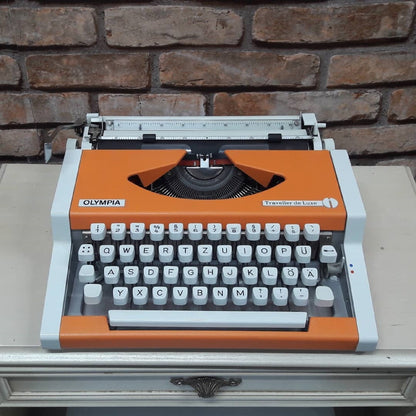 Olympia Traveller Deluxe Orange Typewriter, Functional Vintage Typewriter, Retro Writer Gift, Home Office Decor, Working Typewriter