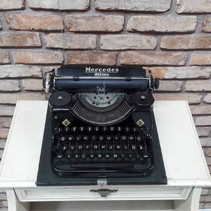 Mercedes Prima Typewriter | Black Elegance with Matching Keyboard and Bag | Fully Operational for a Stylish Writing Experience! - Gift