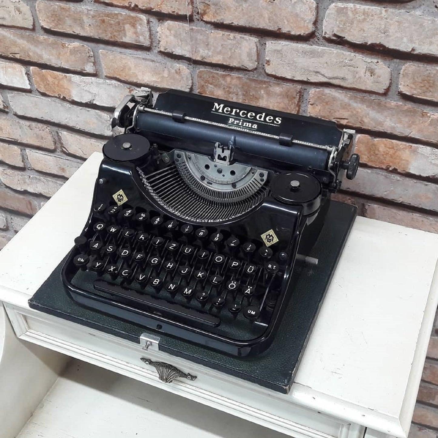 Mercedes Prima Typewriter | Black Elegance with Matching Keyboard and Bag | Fully Operational for a Stylish Writing Experience! - Gift