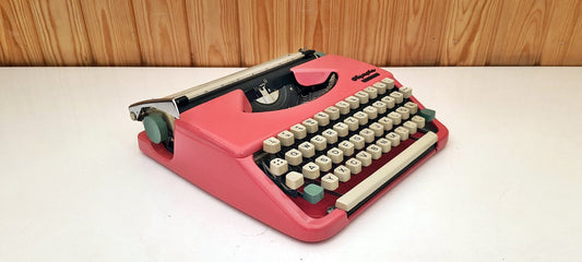 Pink Olympia Splendid 33 Typewriter, Vintage Retro Style, Perfect Gift for Writers & Collectors, Cute Office Decor