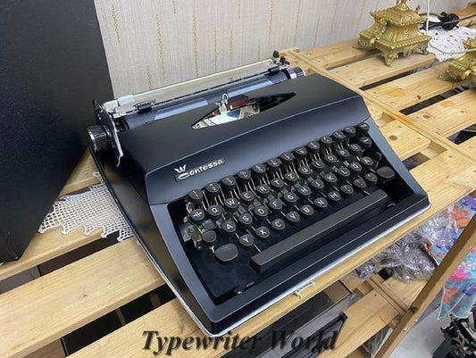 Contessa Black Vintage Typewriter - Fully Functional, Elegant Writing Companion - Perfect Gift for Writers and Retro Home Office Decor