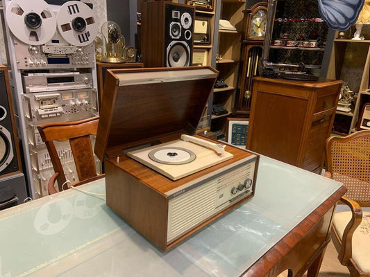 Erres lamp Radio with record   | Vintage Radio | Orjinal Old Radio | Antique Radio | Lamp Radio | ERRES Radio Bakelite safe, Turntable