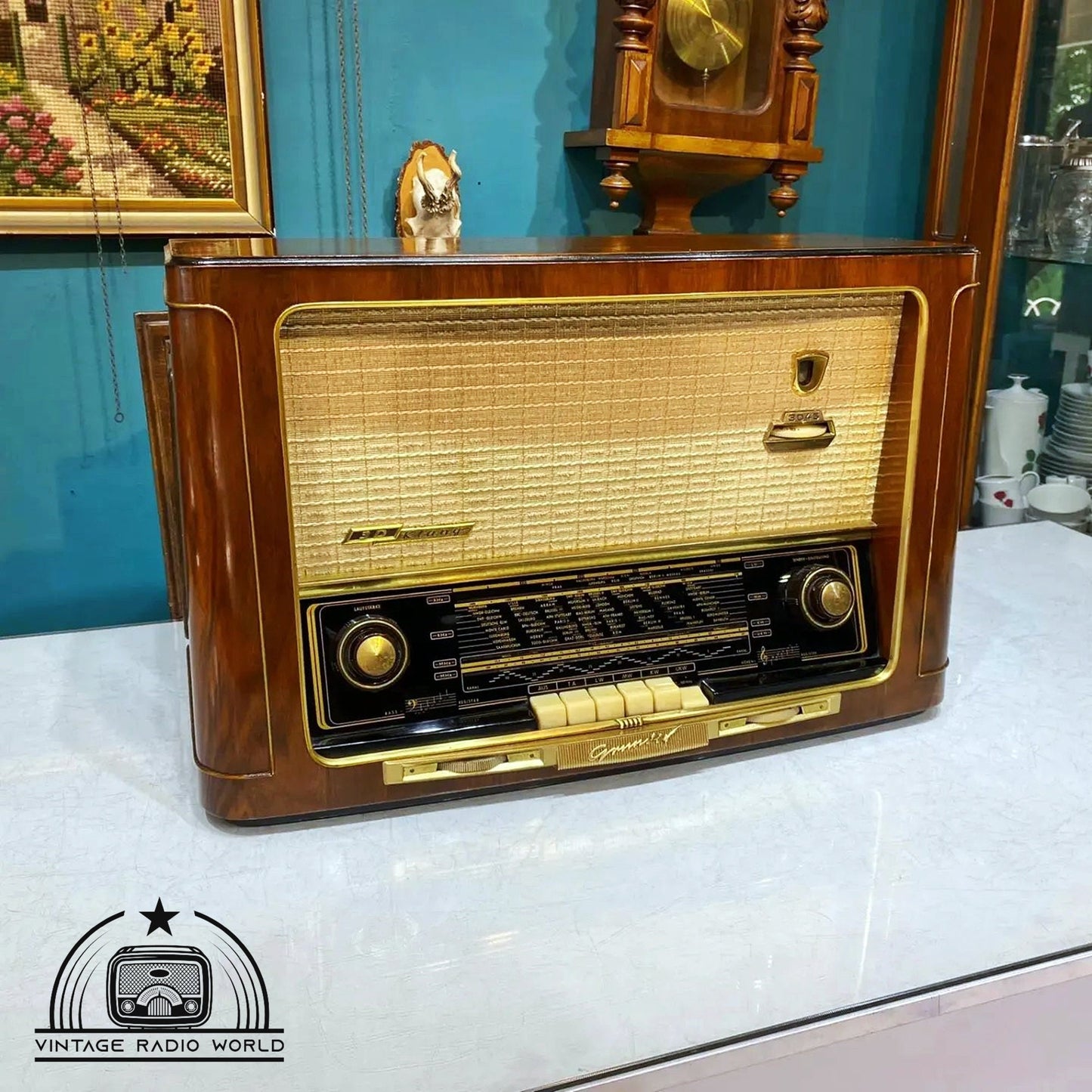 Grundig 3045 - Authentic Vintage Radio, Original Classic, Lamp Radio - Immerse in Nostalgia with Grundig 3045
