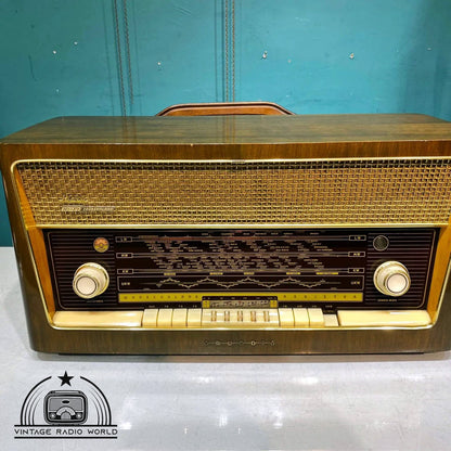 Grundig 4090 - Authentic Vintage Radio, Original Classic, Lamp Radio - Rekindle Nostalgia with Grundig 4090