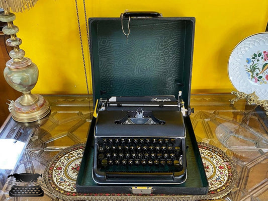 Olympia SM2 Black Typewriter, Vintage and Fully Working, Special Gift for Writers and Collectors, Classic Antique Typewriter