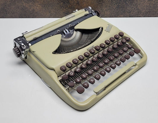 Vintage Groma Typewriter - A Timeless Classic - Slim Case- Vintage Typewriter Working - Gift