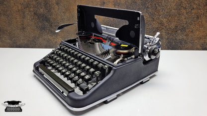 Olympia SM3 Black Typewriter, Premium Vintage Gift for Writers and Collectors, Elegant Collectible, Make Your Gift Unforgettable