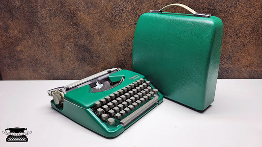 Vintage Olympia Splendid 33/66 Matte Green Manual Typewriter | Retro Mid-Century Writing Tool for Writers, Collectors & Office Decor