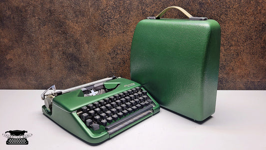 Rare Vintage Olympia Splendid 33/66 Crystal Typewriter with Black Keyboard - A Must-Have for Typewriter Enthusiasts and Historians - Gift