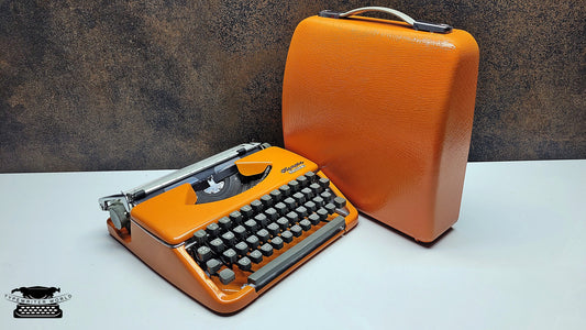 Olympia Splendid 33/66 Vintage Typewriter | Restored Grey Typewriter with Case | Retro Writing Machine | Perfect Gift for Writers
