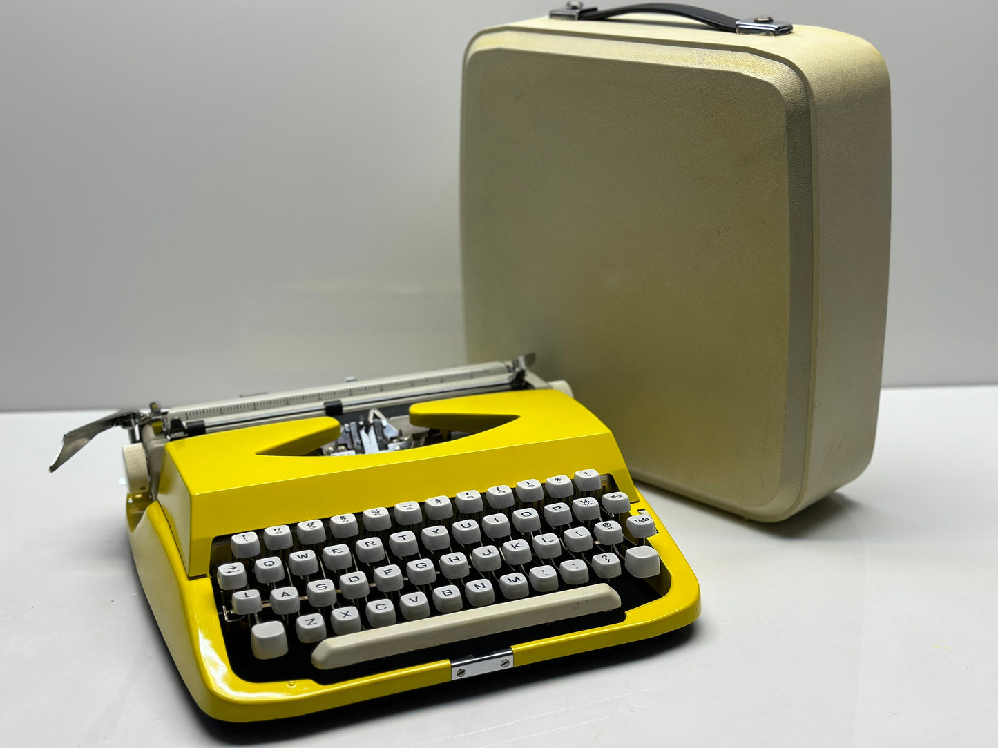 Yellow Indus Typewriter - QWERTY Keyboard, Aesthetic Design, and Superior Writing Ease with White Grey Bag
