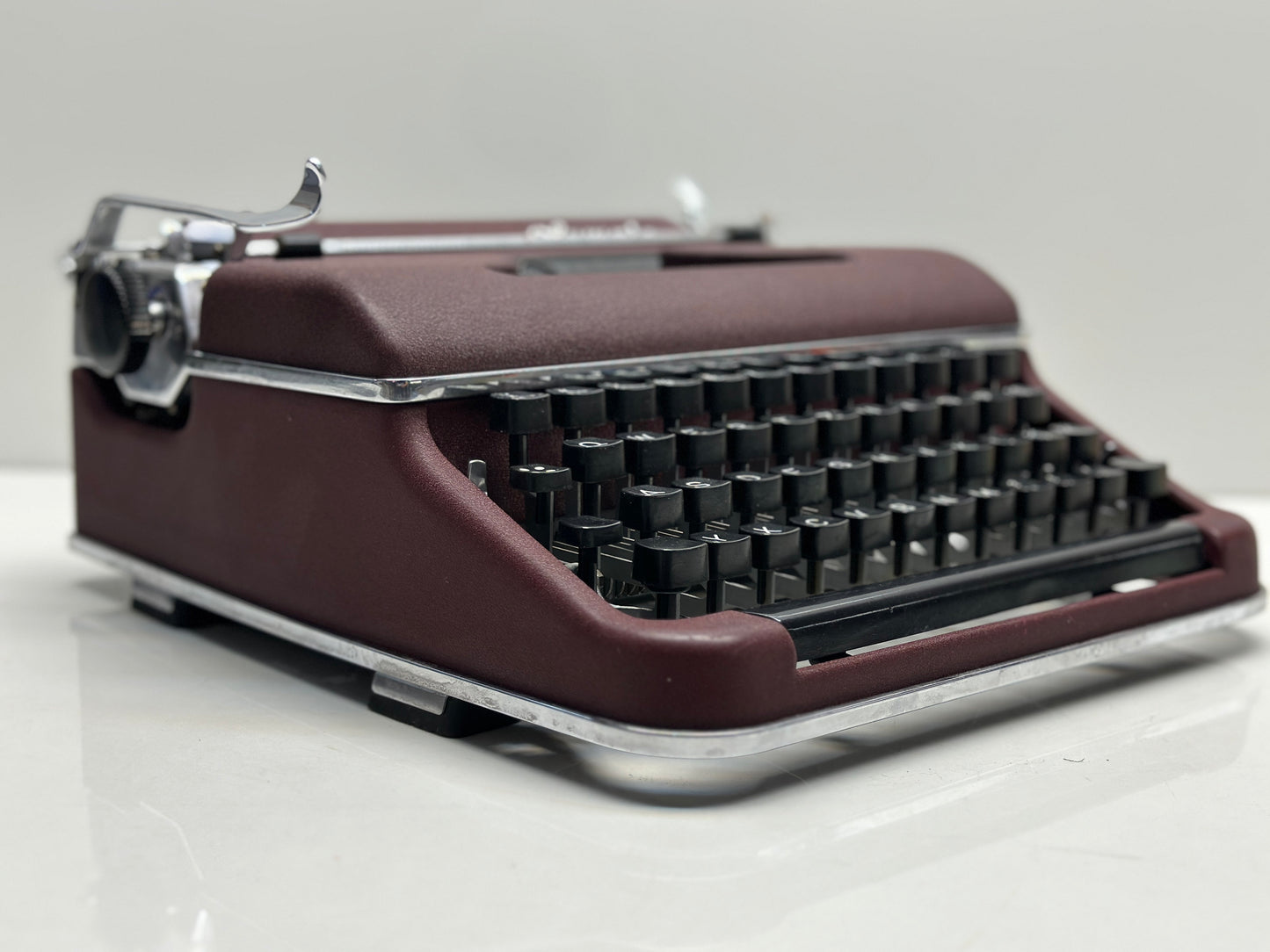 Olympia SM2 Bordeaux Colored Typewriter - Black Keys, Dual-Color Writing Feature with Red and Black Letter Combinations