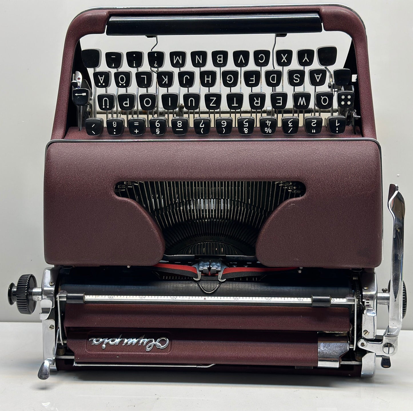 Olympia SM2 Bordeaux Colored Typewriter - Black Keys, Dual-Color Writing Feature with Red and Black Letter Combinations