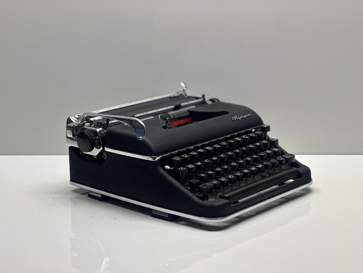 Olympia SM3 Black Typewriter,Standart bag,Premium Quality, Highly Preferred Model. Black Typewriter,Best seller,Best For Gift