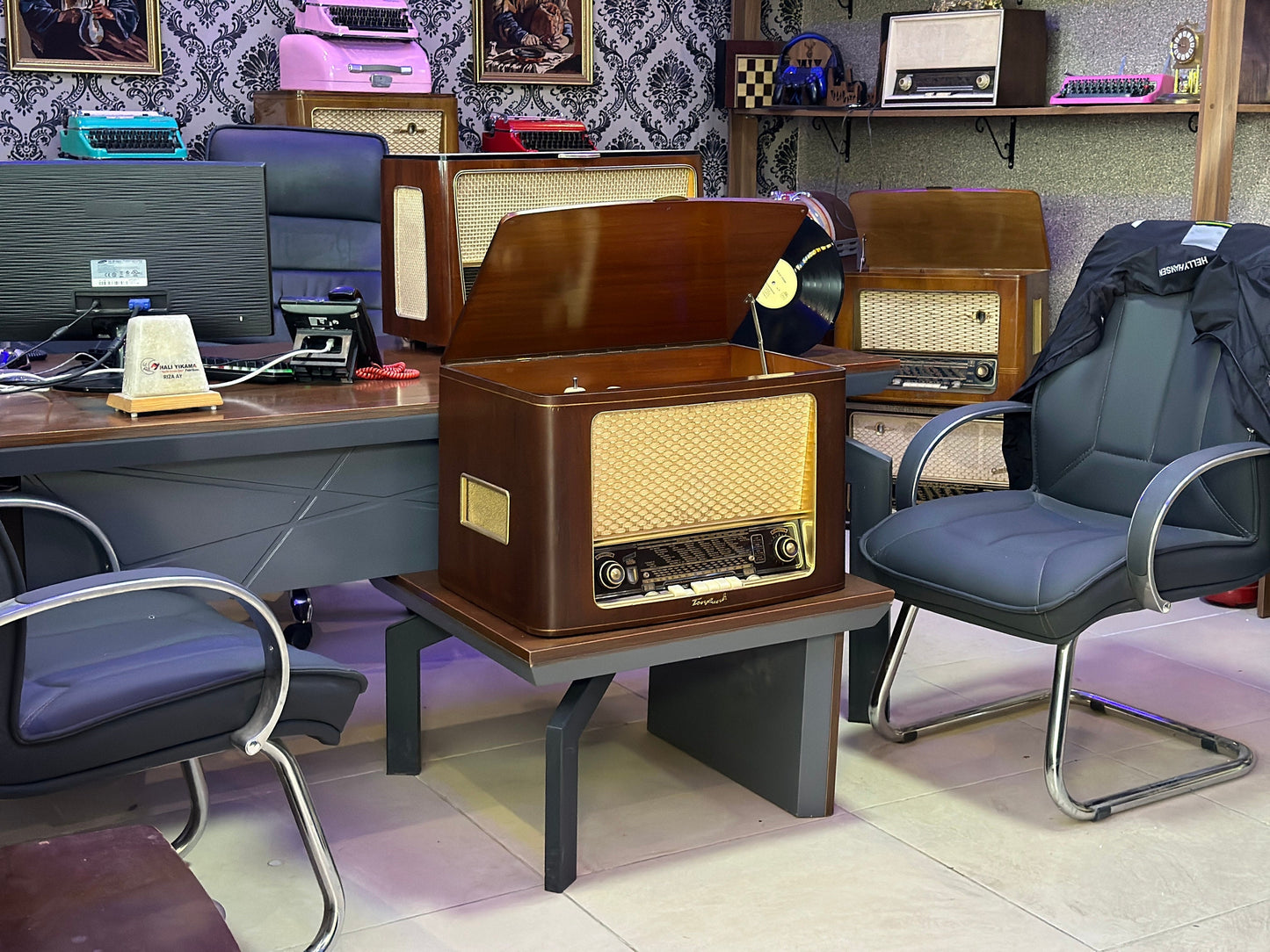 Tonfunk | Vintage Radio | Orjinal Old Radio | Antique Radio | Lamp Radio | Tonfunk Radio- Turntable