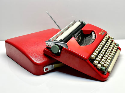 Olympia Splendid Typewriter,Red Elegance with Matching Bag,The Perfect Gift for Any Occasion,Ideal for Parents,Siblings,Retirement gift