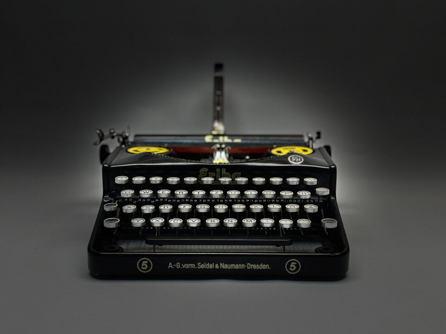 Erika Black Typewriter with Wooden Case - 1940 Model, Best Gift, Premium Quality, Antique Typewriter, Old World Elegance,Europe Typewriter