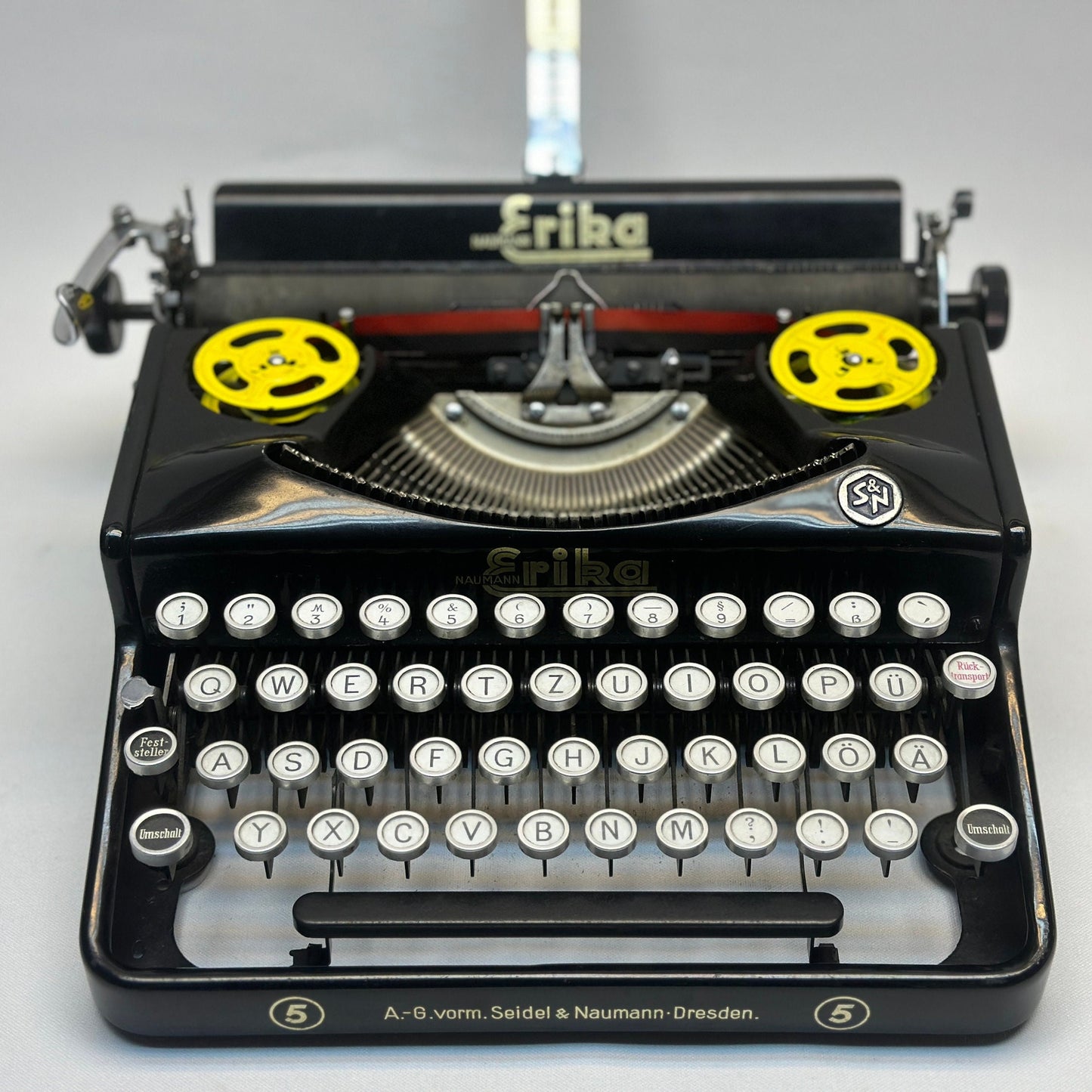Erika Black Typewriter with Wooden Case - 1940 Model, Best Gift, Premium Quality, Antique Typewriter, Old World Elegance,Europe Typewriter