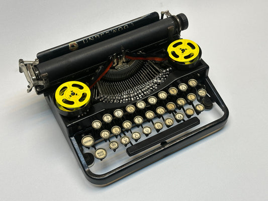 Underwood Standard Portable (3-bank) Typewriter - Classic Black, Vintage Underwood Model from 1921
