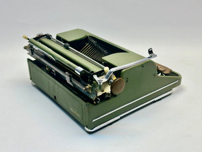 Olympia SM1 Typewriter - Vintage 1950 Edition in Army Green with QWERTZ Keyboard