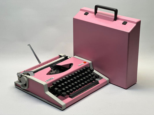 RARE! Olympia Traveller Typewriter - Vintage 1955 Model in Pretty Pink with QWERTZ Layout