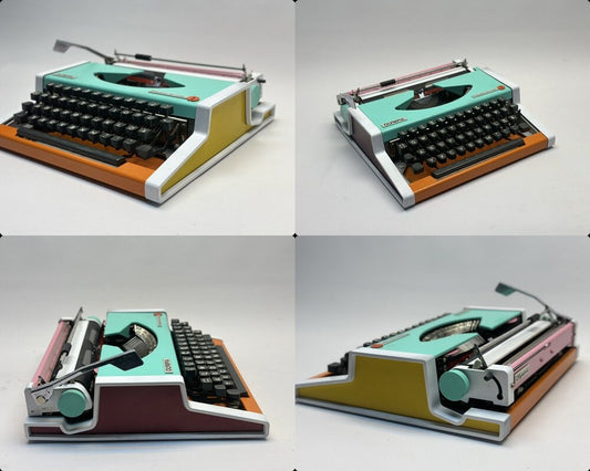 Vintage Olympia Traveller Typewriter - 1955 Model with QWERTZ Layout and Black Key Keyboard -Antique Typewriter - Old Type Writer
