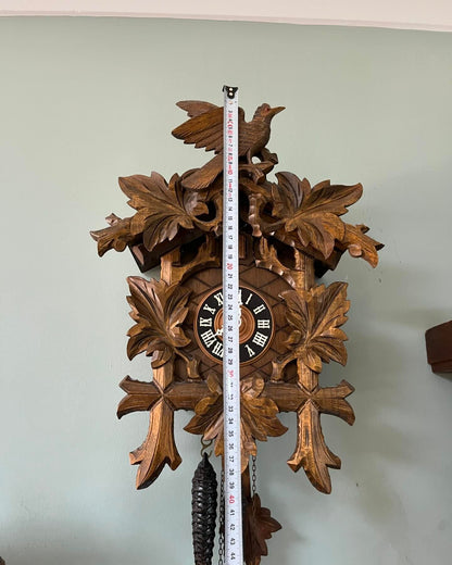 Antique Cuckoo Clock with Wind-Up Mechanism and Wooden Case | 38x30 cm | Collectible Vintage Timepiece