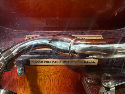 Flawless 1930s French Portable Gramophone | Fully Functional | Rare Piece- Turntable