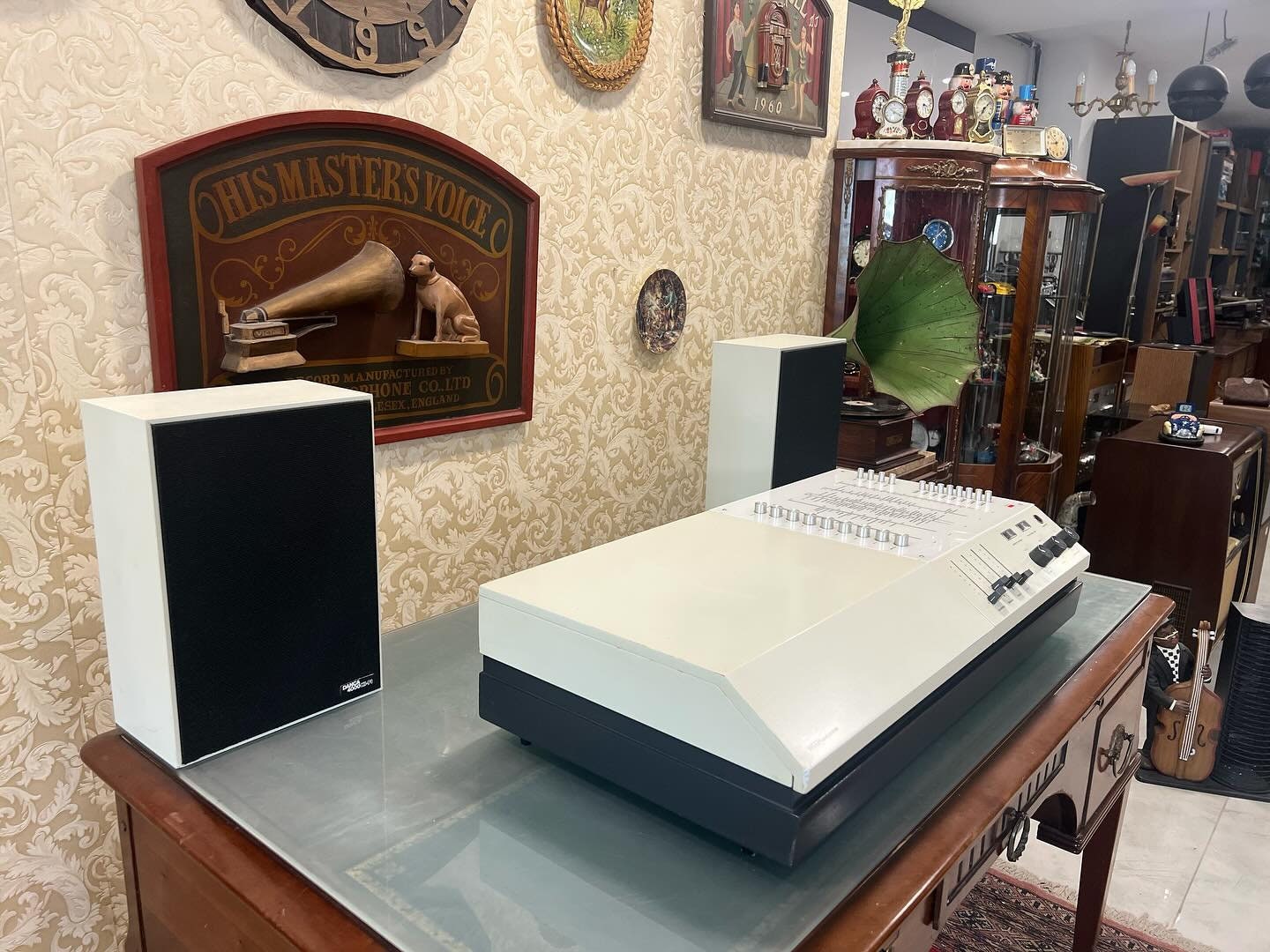 Wega 3208 Combo with Dual 1218 Automatic Turntable | Includes German Speaker Set | High Condition | Fully Functional- Turntable