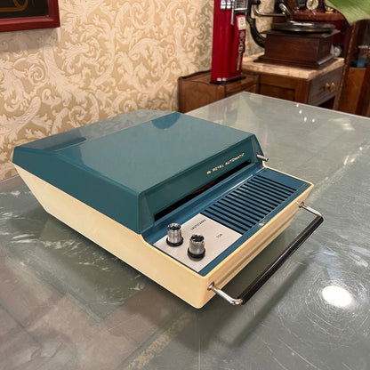 Royal 45 RPM Portable Record Player | High Condition | Fully Functional