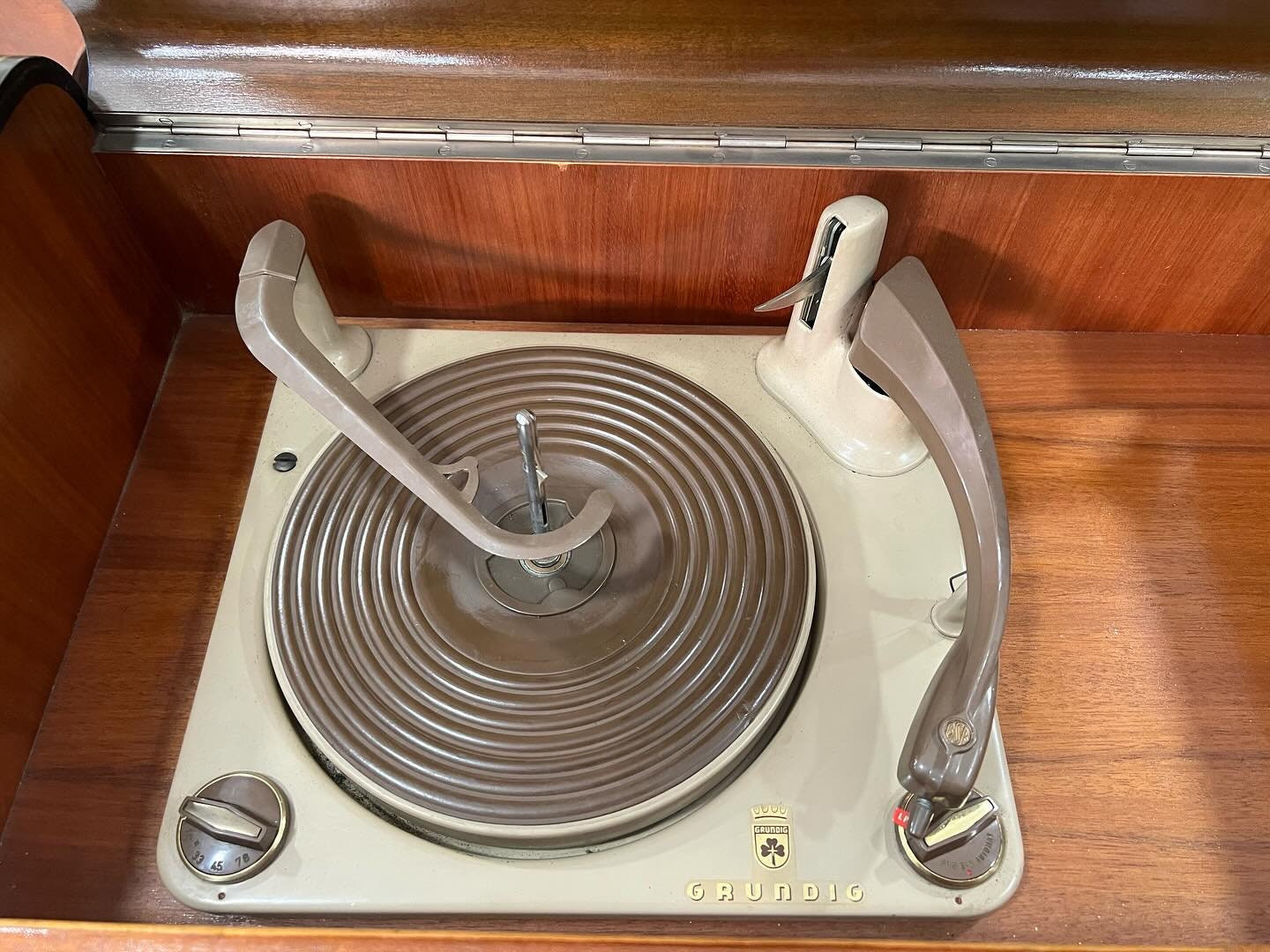 Antique Grundig Tube Music Cabinet | Original FM | Excellent Condition- Turntable