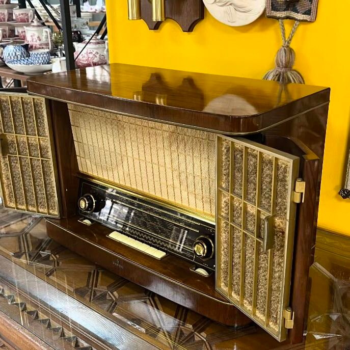 Antique Siemens Schatulle H42 Tube Radio | Pristine Condition | Collectible Model