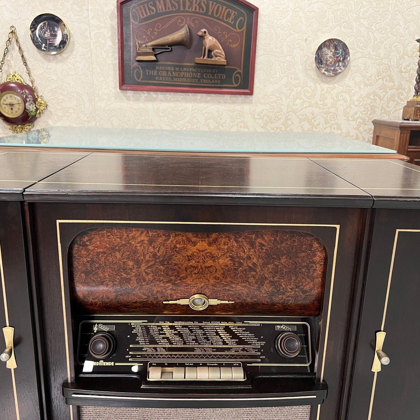 Kuba Music Cabinet | Original FM | Multi-Speed Turntable | Excellent Condition
