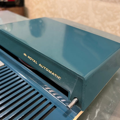 Royal 45 RPM Portable Record Player | High Condition | Fully Functional